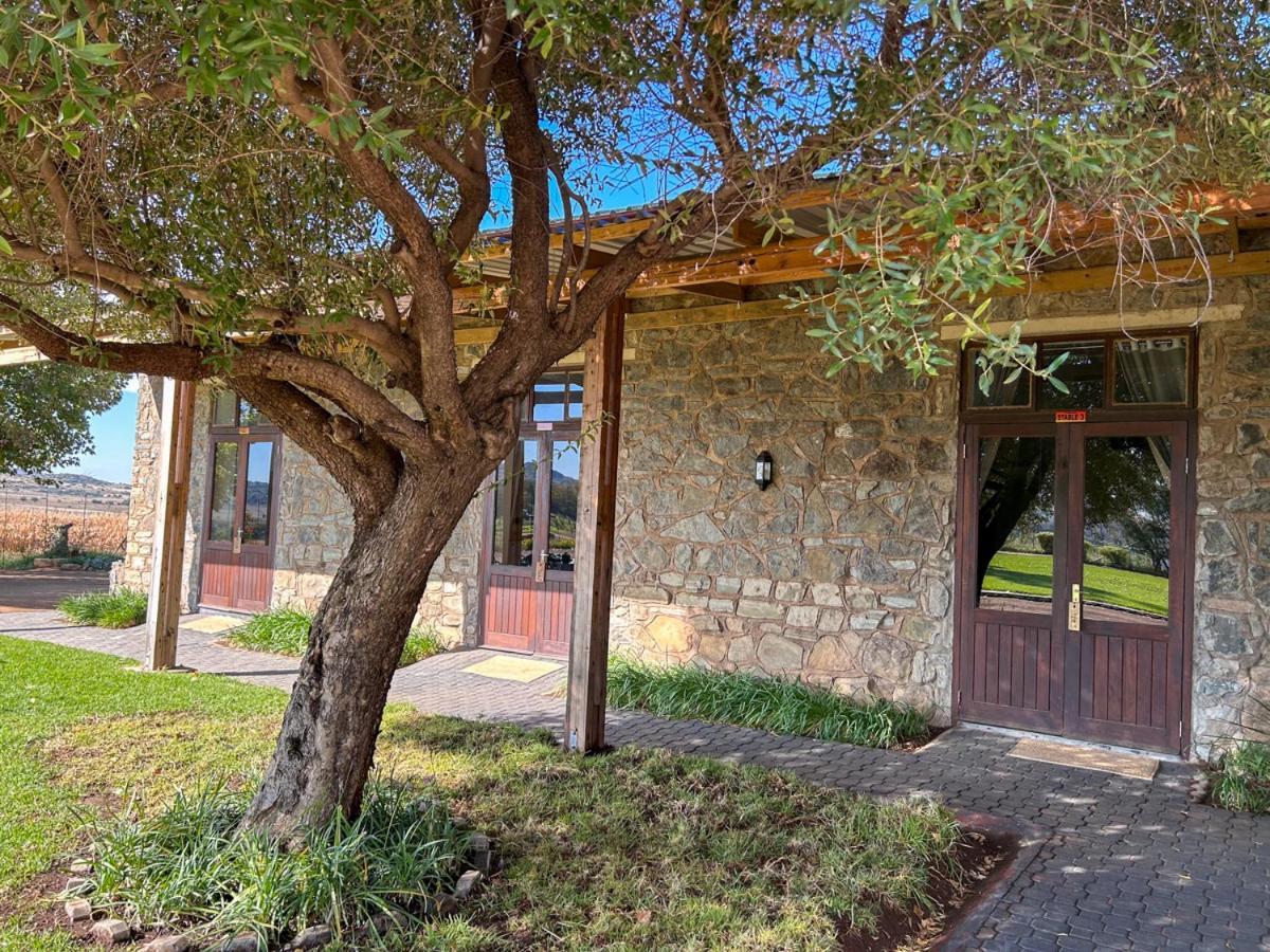 Tzamenkomst River Lodge Colesberg Ngoại thất bức ảnh